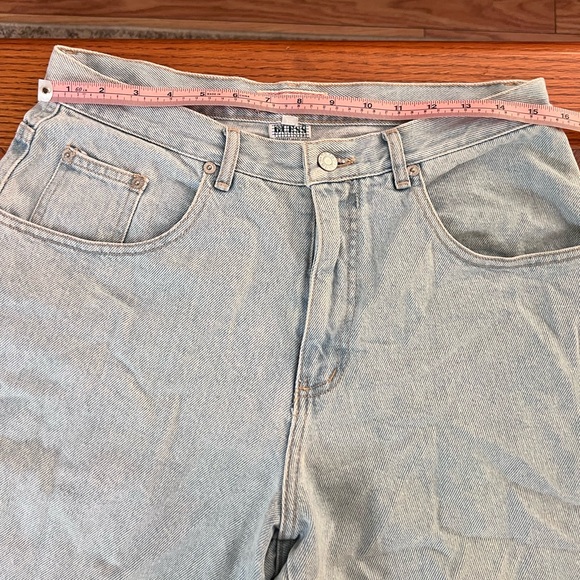 VINTAGE GUESS HIGH WAISTED DENIM SHORTS - Picture 5 of 8